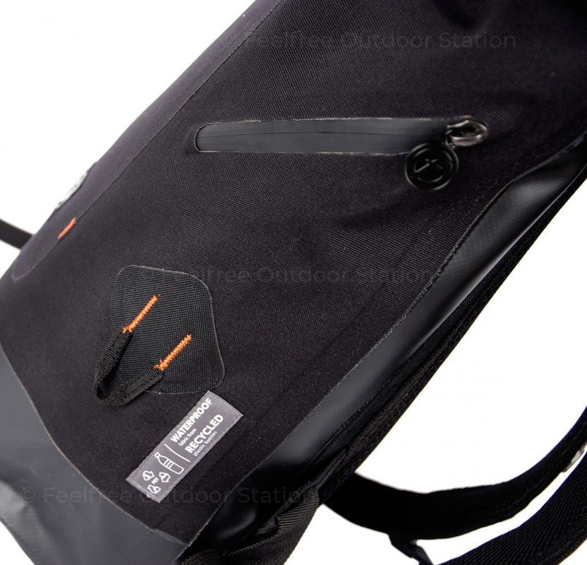 23/1/en/weatherproof-backpack-feelfree-urban-eco-18l-black-9.jpg