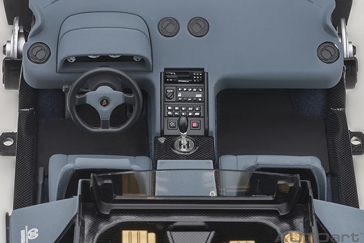 AutoArt Lamborghini Diablo SE30 violet 1:18