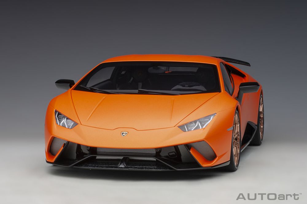 23/10/en/autoart-lamborghini-huracan-performante-112-diecast-1.jpg