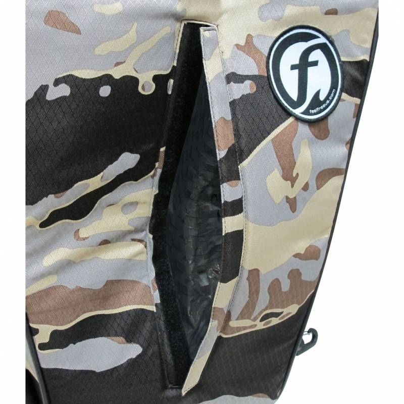 Feelfree Camo Fish Cooler Bag L desert camouflage