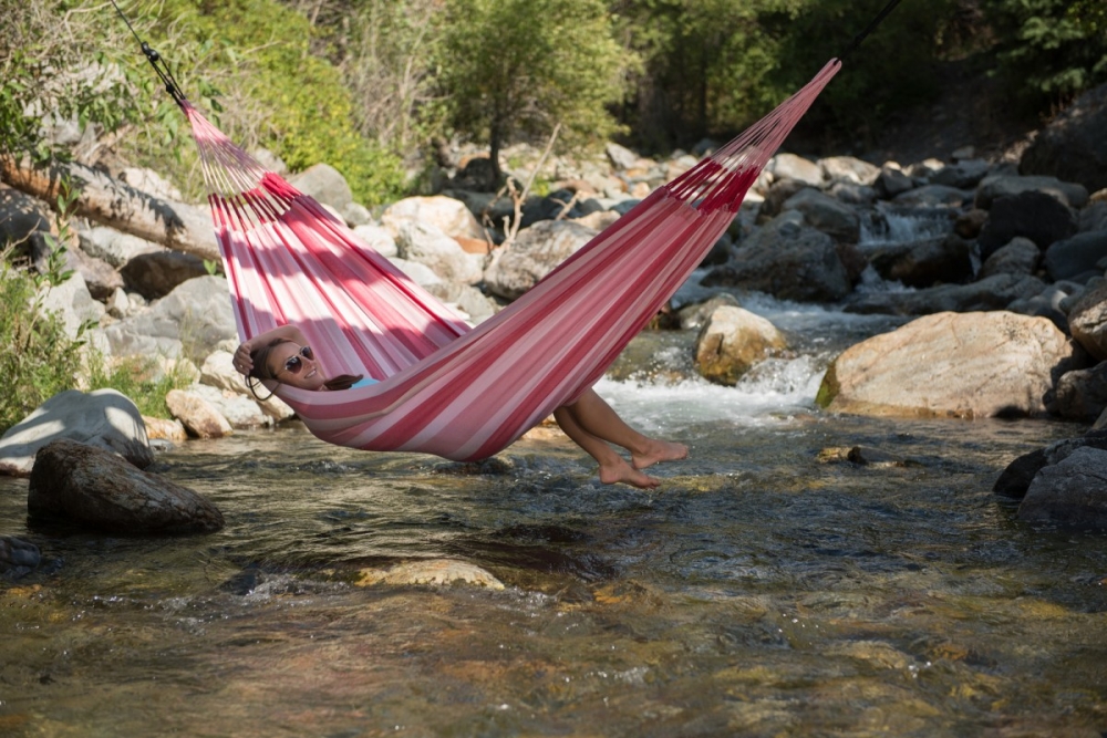 La Siesta hammock for two Aventura wild rose
