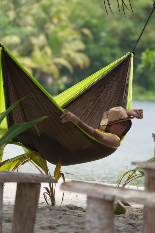 la-siesta-travel-hammock-for-two-colibri-green-5.jpg