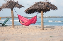 La Siesta travel hammock Colibri fuchsia