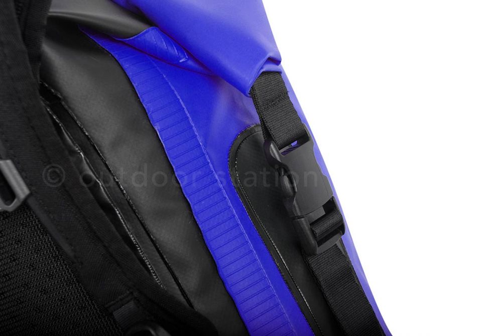 waterproof-motorcycle-backpack-feelfree-metro-15l-mtr15blu-10.jpg