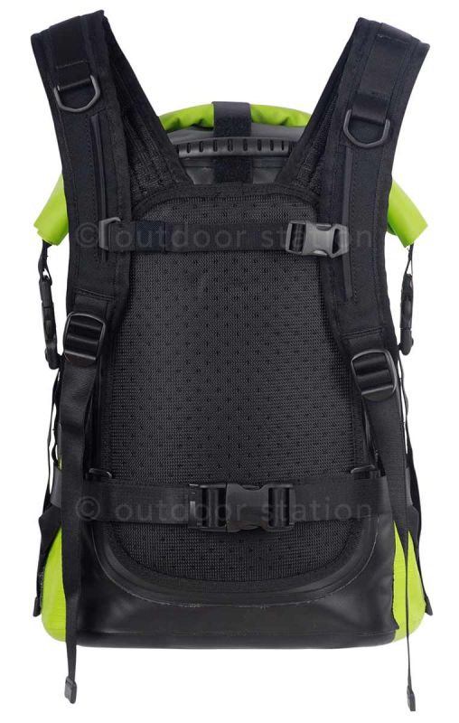waterproof-motorcycle-backpack-feelfree-metro-15l-mtr15lme-7.jpg