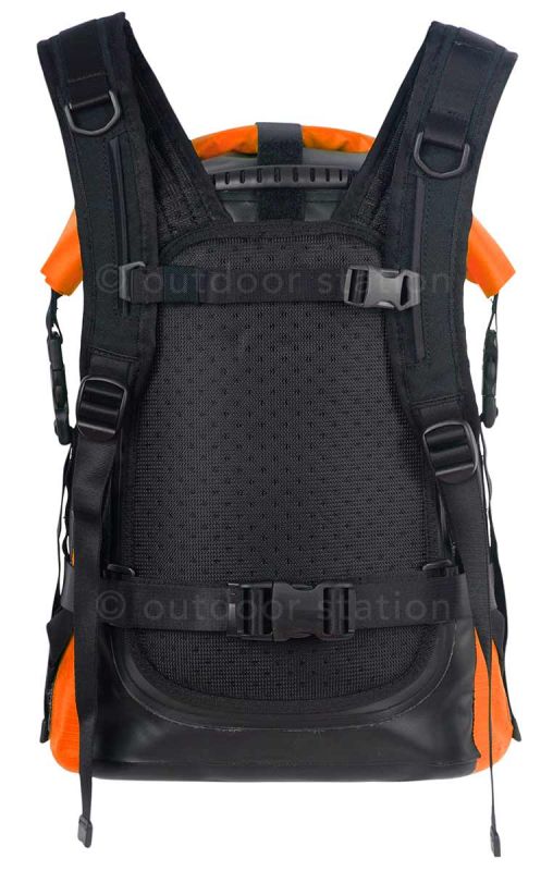 waterproof-motorcycle-backpack-feelfree-metro-15l-mtr15org-7.jpg
