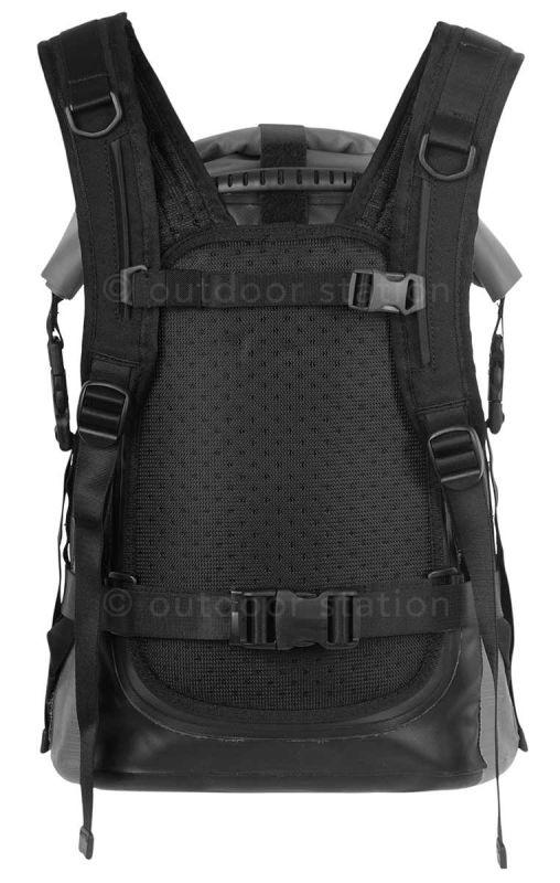 waterproof-motorcycle-backpack-feelfree-metro-25l-mtr25gry-7.jpg