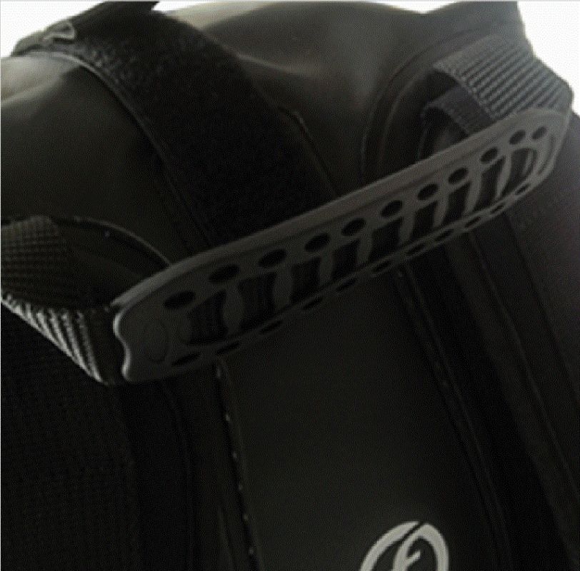 waterproof-outdoor-backpack-feelfree-roadster-15l-rdt15blk-3.jpg