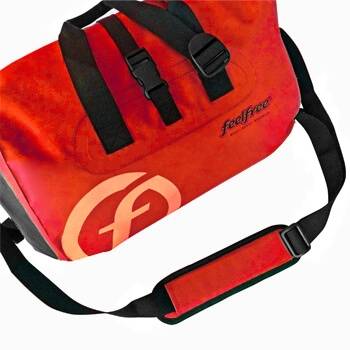 waterproof-travel-bag-feelfree-dry-duffel-25l-dfl25blu-3.jpg